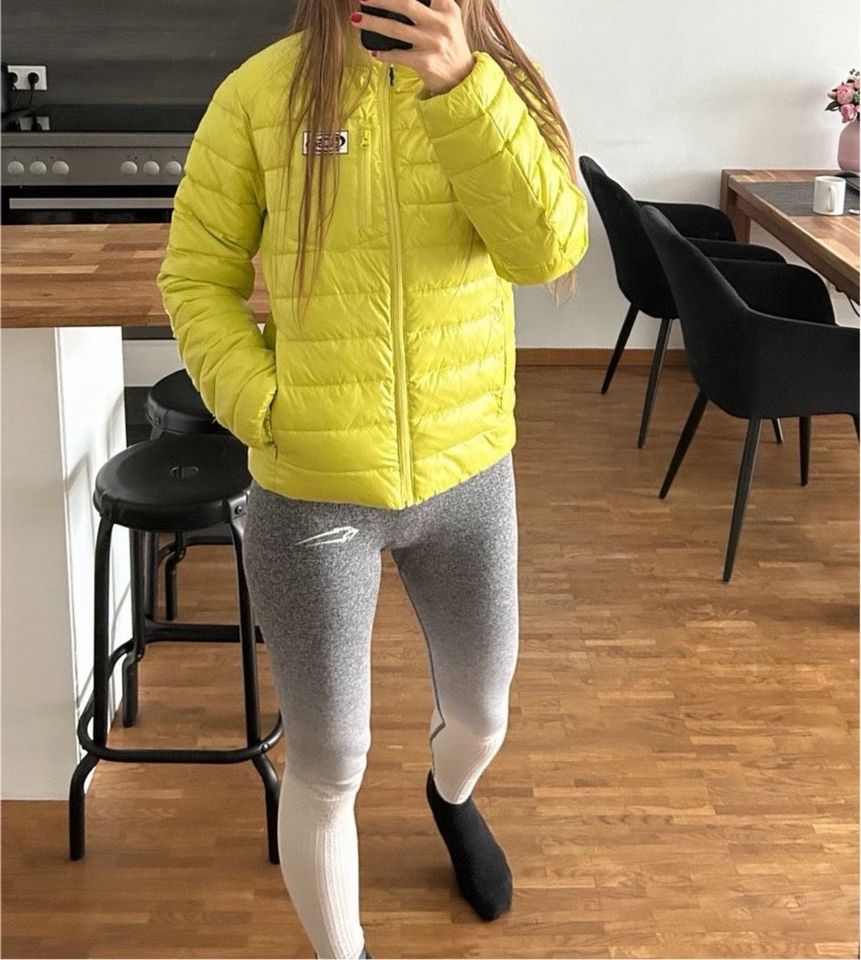 NEU Übergangsjacke Steppjacke Jacke Marikoo Lederjacke grün XS S in Mauritz