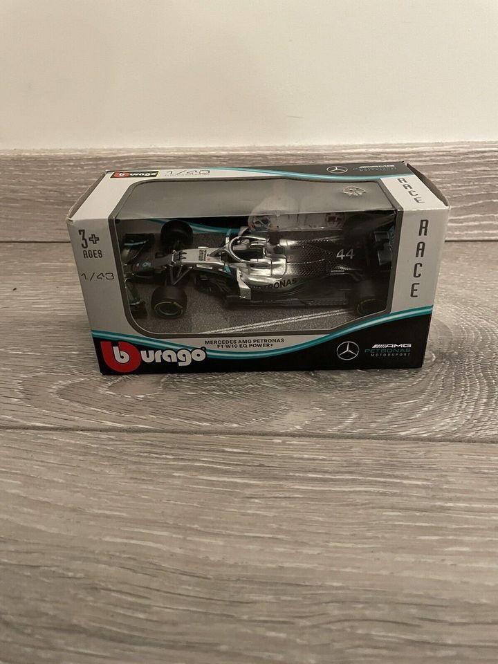 BURAGO F1 Modellauto 1:43 MERCEDES AMG PETRONAS F1 W10 Lewis Hami in Adelberg