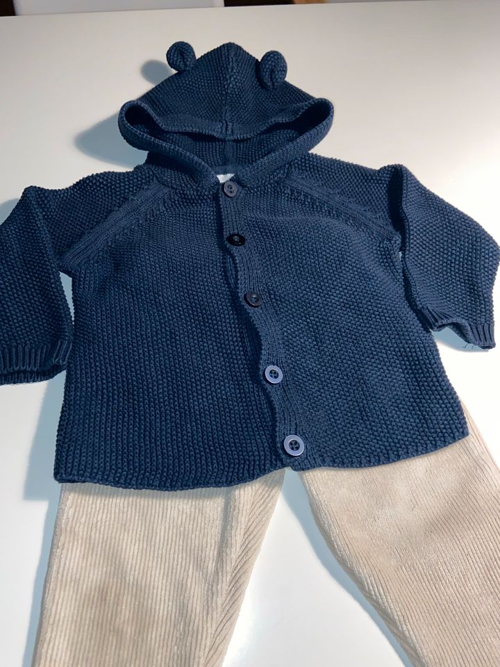 Baby Set Strickjacke Blau NEXT Hose Nickistoff Beige w Zara 74 80 in Berlin