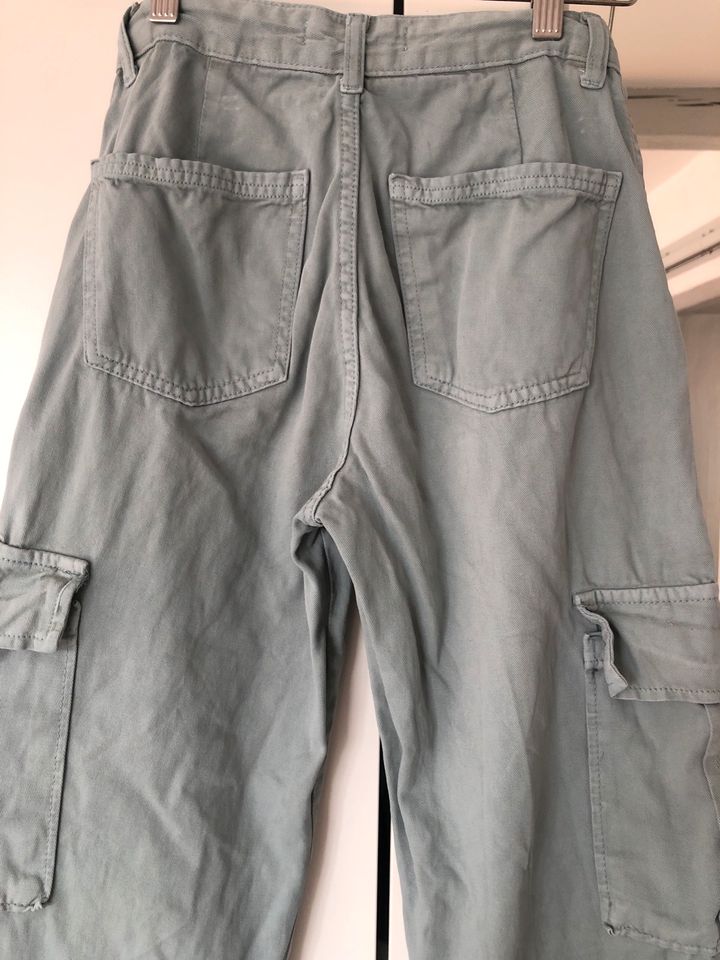 Cargohose hellblau wide fit Stradivarius in Naumburg (Saale)