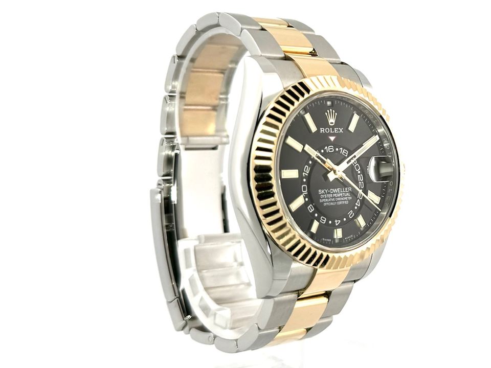 Rolex Sky-Dweller Edelstahl / Gelbgold Ref. 326933 schwarzes Zifferblatt in Bietigheim-Bissingen