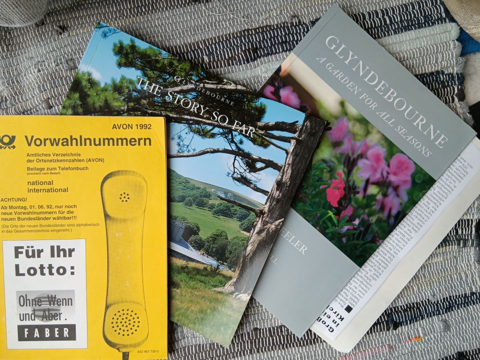 3 Bücher kostenfrei abzugeben in Augsburg