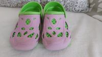 Crocs Glogs Hausschuhe Badeschuhe lila grün Gr. 28 Saarland - Friedrichsthal Vorschau