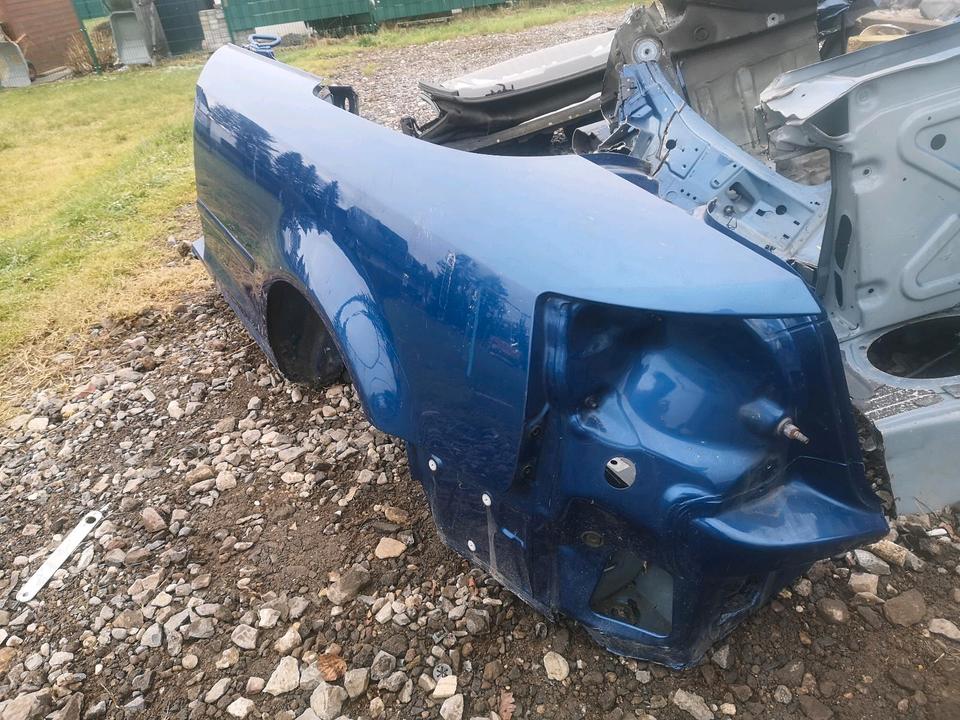 Seitenwand Blau hinten Links  Audi A4 B6 Cabrio 8H in Krunkel