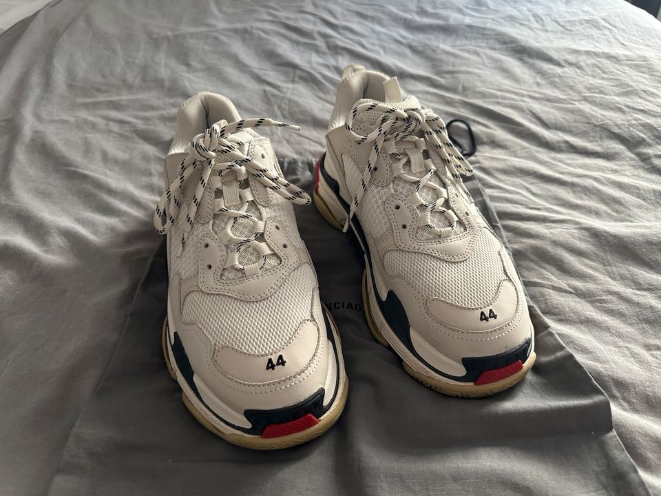 Balenciaga Triple S Gr. 44 in Stuttgart