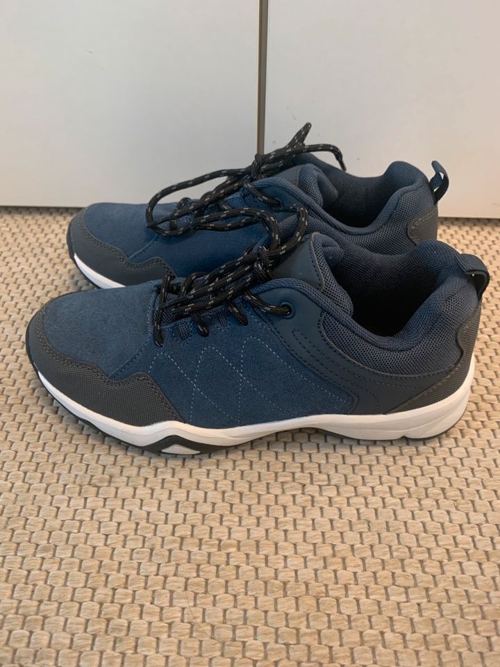 Sneaker/ Turnschuhe/ Wanderschuhe Gr 37 ab 5-16 Euro in Hamburg