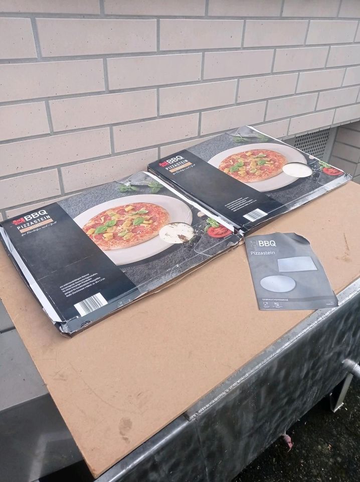 2x Pizza Stein 38cm Durchmesser, 1x neu,1x gebraucht in Netphen