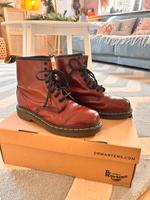 Dr. Martens Boots dunkelrot Baden-Württemberg - Schriesheim Vorschau
