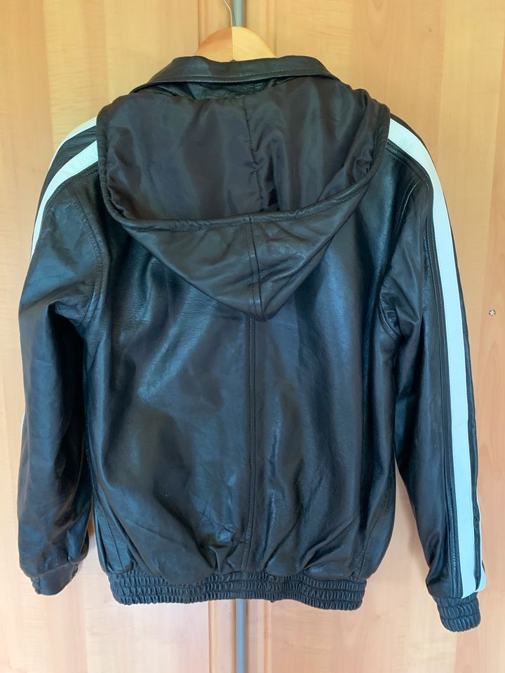 Lederjacke mit Kapuze für Herren in Bad Neustadt a.d. Saale