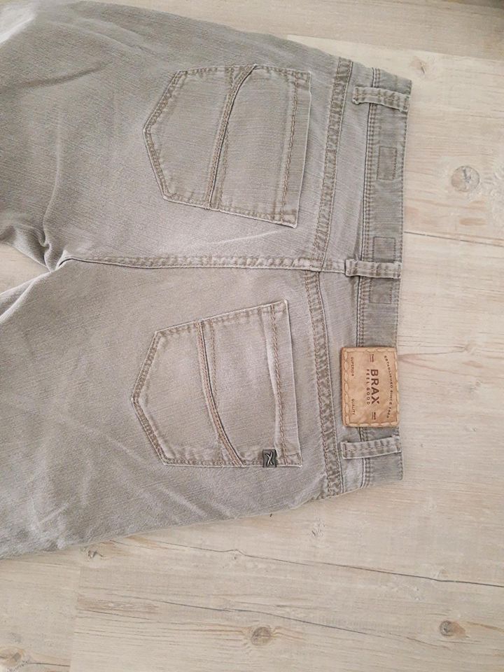 Brax Cadiz Jeans Hose Gr 32/32 (Gr L) in Lübeck