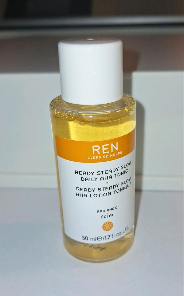 REN Ready Steady Glow Tonic Toner 50ml in Regensburg