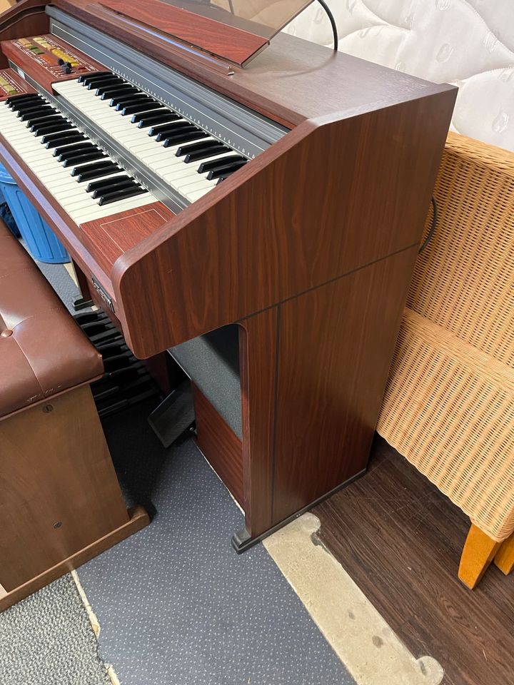 Elektrische Orgel Klavier Keyboard mit Hocker GEM Hannover in Hannover