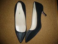 PRADA, Pumps, Wildleder, schwarz/grau, 5cm Absatz,Gr. 41, wie neu Nordrhein-Westfalen - Eitorf Vorschau