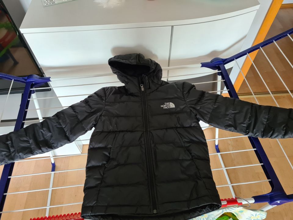 The North Face Winterjacke Gr. 152 / 12 Jahre in Augsburg
