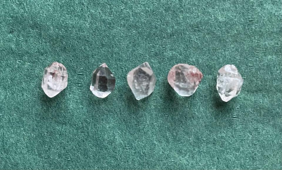 5 kleine Herkimer-Kristalle (Schmerzlindernd/Bewusstheit) in Algermissen