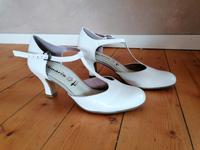 Tamaris Pums weiß Brautschuhe Hochzeitsschuhe Hessen - Dornburg Vorschau