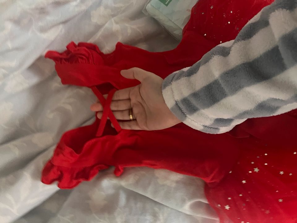 Rotes Ballett Kleid für Kinder in Bad Oeynhausen