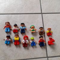 Lego Duplo 11 Figuren Menschen Kinder + roter Hase Nordrhein-Westfalen - Wiehl Vorschau