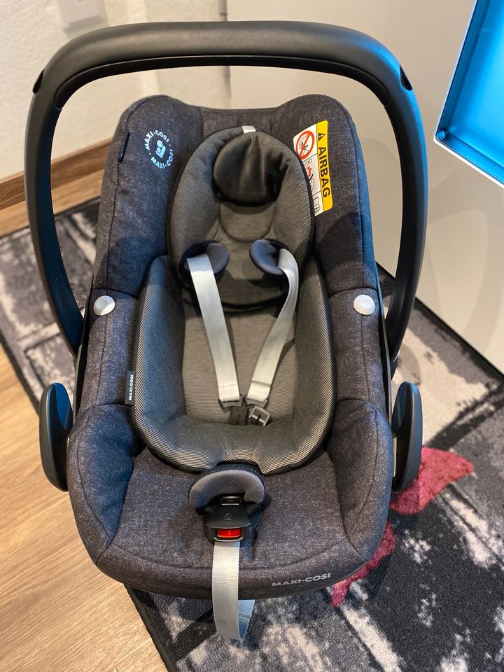 Maxi Cosi Pebble Pro i-size inklusive zwei Isofix Stationen in Münsterhausen