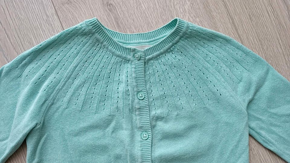 C&A Strickjacke Jacke Cardigan Gr. 110 Ajour lindgrün wie NEU in Wehr