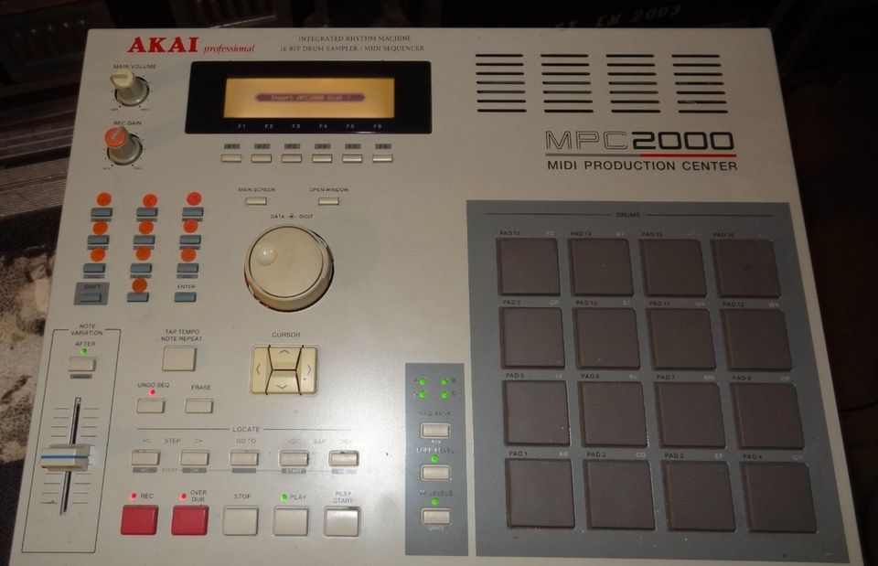 AKAI MPC 2000, gebraucht, ohne Zubehör in Düsseldorf