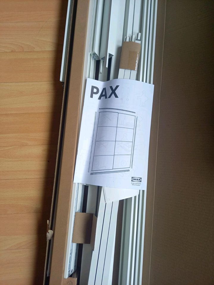 Ikea Pax Rahmen f Schiebetürpaar mit Schiene in Fellbach