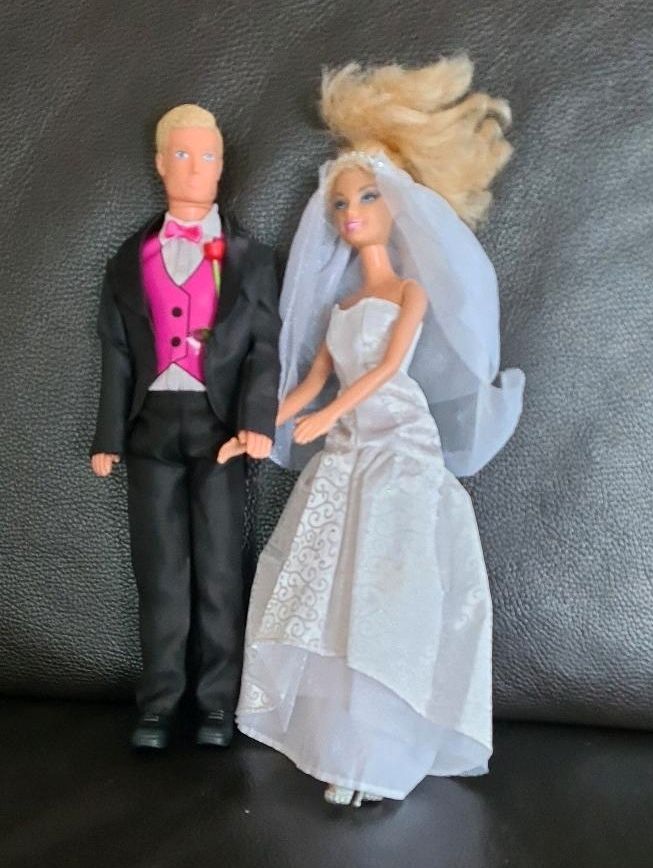 Barbie und Ken als Brautpaar in Katlenburg-Lindau