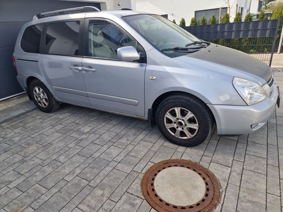 Kia Carnival Carnival 2.9 CRDi 7 Sitzplätze TÜV neu! in Kempten