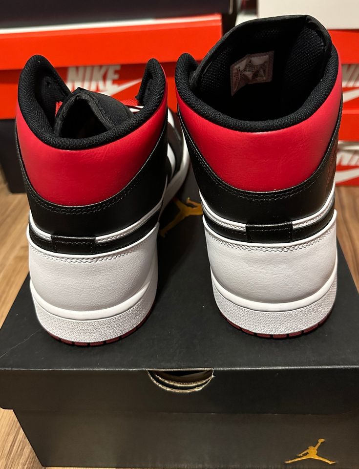 Nike Air Jordan 1 Mid Black Toe Sneaker Schuhe 48.5 Bred Chicago in Köln