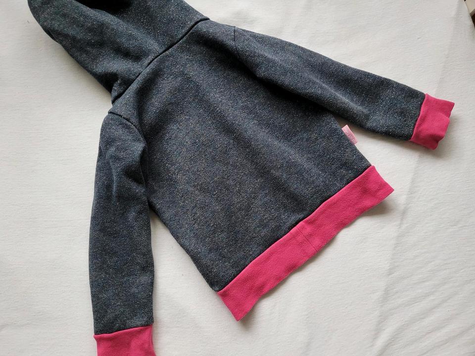 Gr.98/104 Süßer Kapuzenpullover mit Glitzer handmade in Rostock