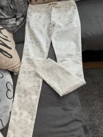 Jeans Hose Amisu Weiß Silber Größe 38 Hessen - Karben Vorschau