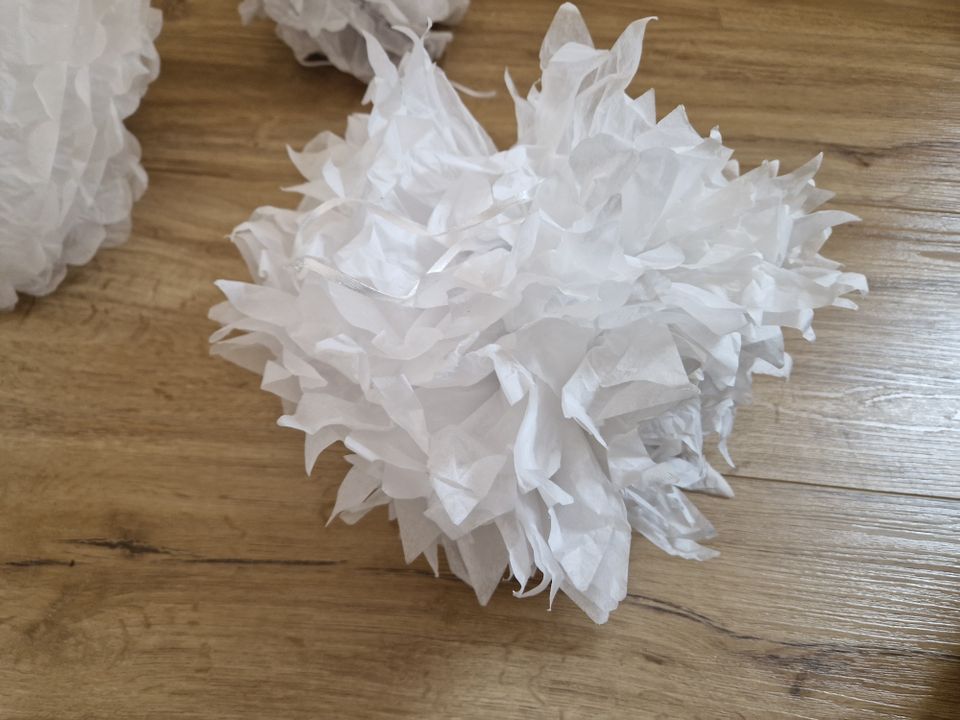 Hochzeitsdeko 51x Pompoms weiß 25 cm und 18 cm in Nürnberg (Mittelfr)