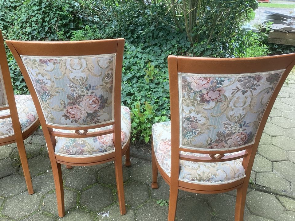 4x Mahagoni Stühle/ Blumenmuster schick 120€ in Lastrup