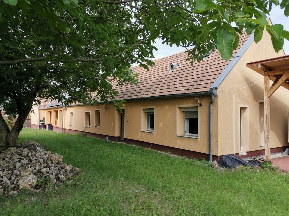 Ungarn - energ. san. Bauernhaus - 9000 m² Grund, Seenähe in Starnberg