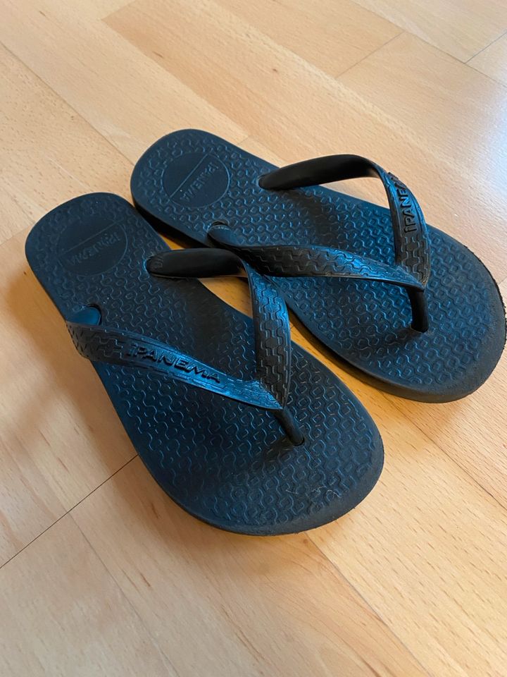 Ipanema Flipflops Gr 27 schwarz in Neustadt an der Aisch