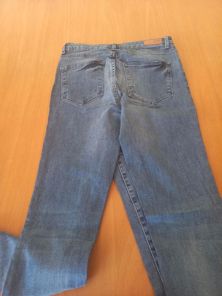 Röhrenjeans von Vero Moda in Villingendorf