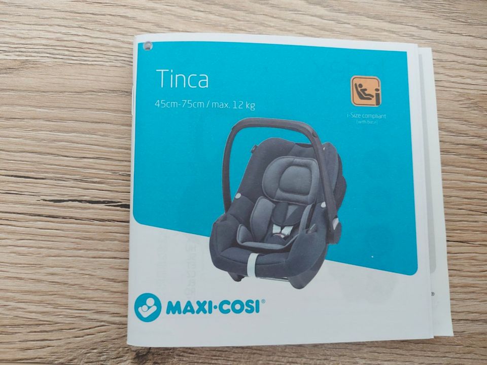 Maxi Cosi Tinca blau unfallfrei + Basisstation Family Fix 3 in Coburg