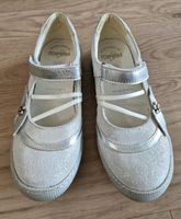 Primigi Sommerschuhe / Ballerinas / Kommunion  weiß silber Gr. 33 Hessen - Glashütten Vorschau