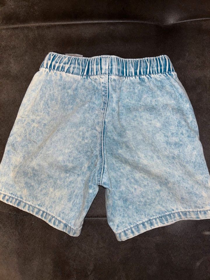 Kurze Hose, Shorts Jungen 110 in Gaildorf