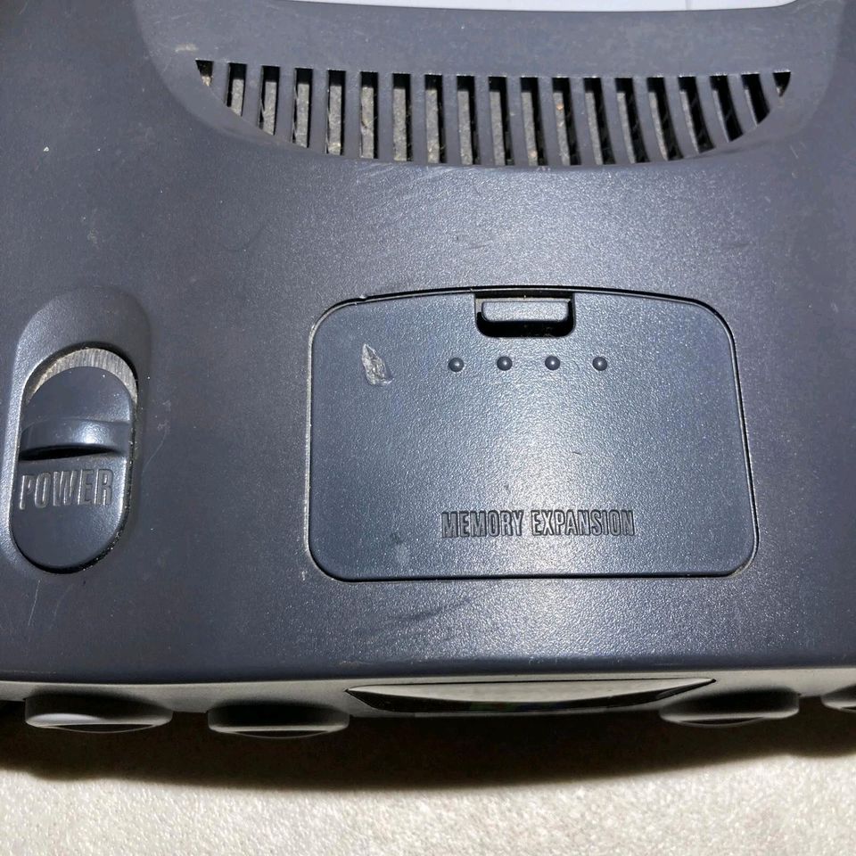 Nintendo N64 Konsole  3 Controller in Wolmirstedt