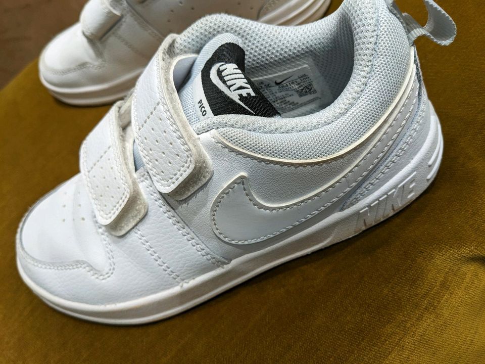 Nike  Kinderschuhe in Weiß Größe 30 in Langenau