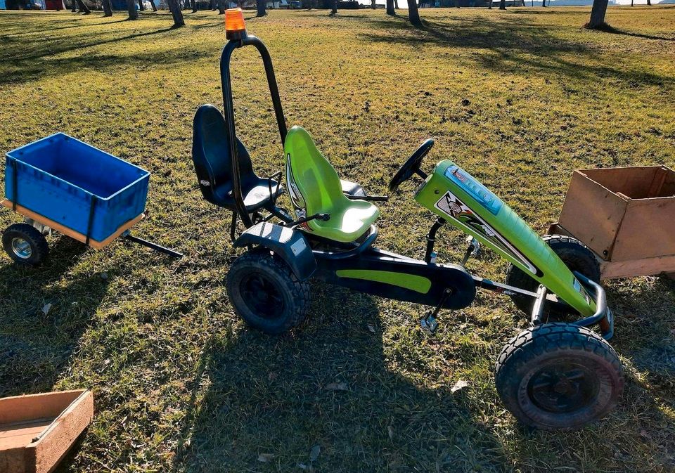 Berg Gokart (Kettcar) mit coolem Zubehör in 87616 Marktoberdorf