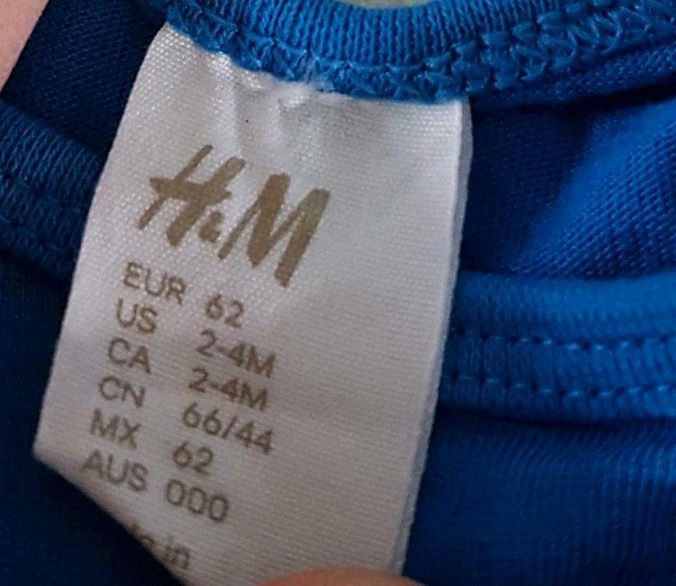 Einteiler, Strampler, Schlafanzug H&M Gr.62 in Helsa