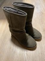 UGG Boots mit Keilabsatz Niedersachsen - Geestland Vorschau