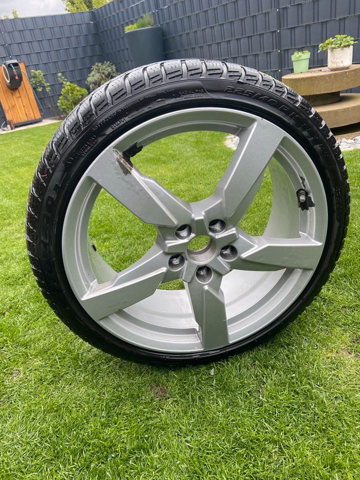 5x112 Audi Alufelgen 8S0 601 025 AG 19 Zoll mit M+S Reifen in Dinslaken