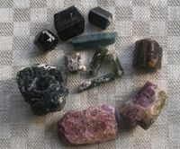 12 farbige Turmaline Mineraliensammlung Nordrhein-Westfalen - Witten Vorschau