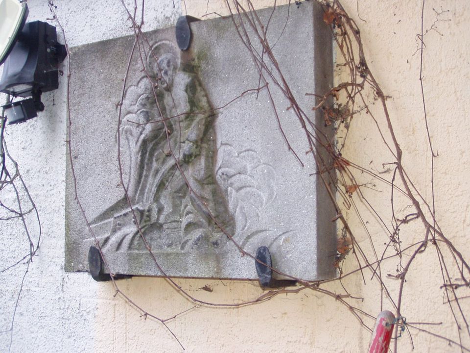 Artur Sansoni Steinrelief Steinfachschule in Wunsiedel