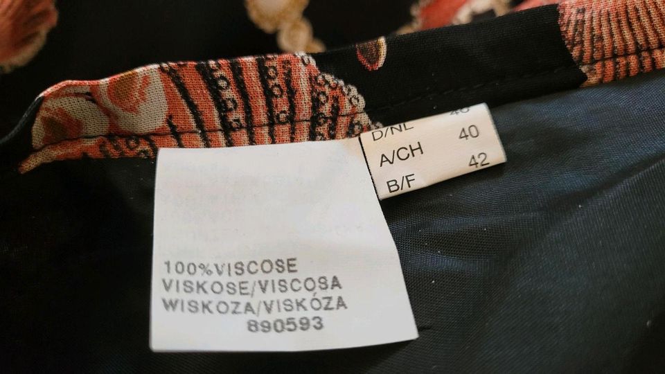 Kleid zweiteilig mit Stufenrock Größe 40 in Schkopau