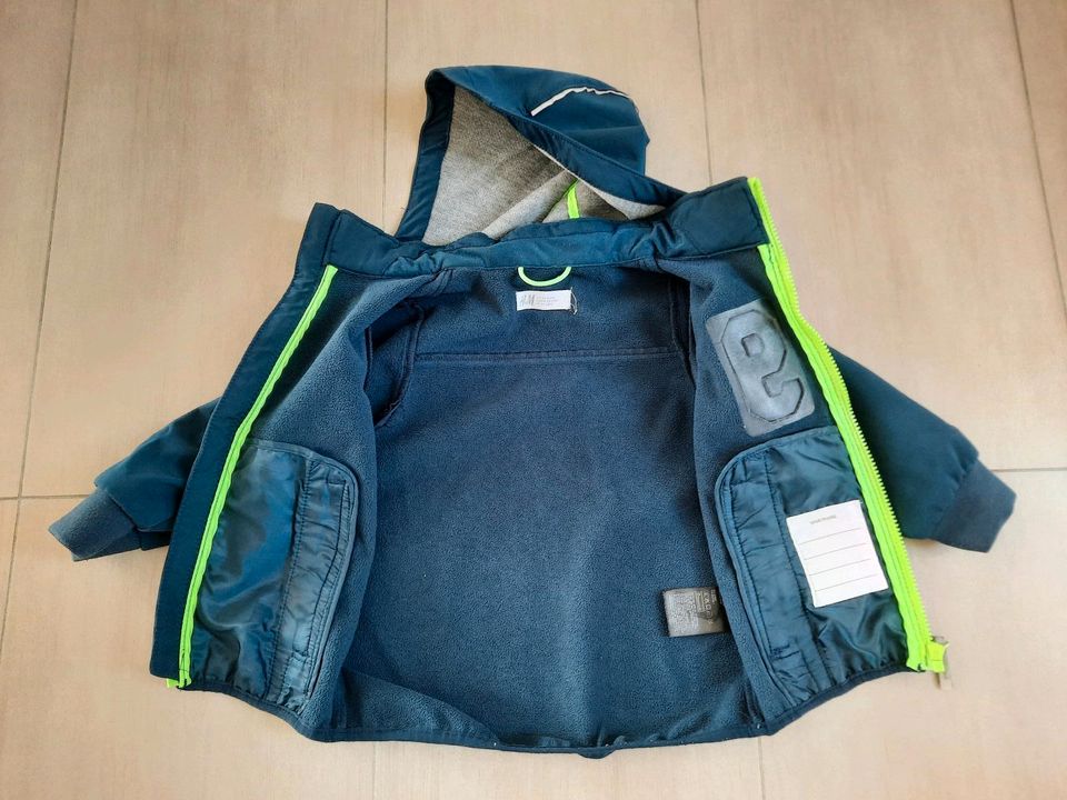 H&M Softshelljacke Jungen Gr. 104 in Schwandorf