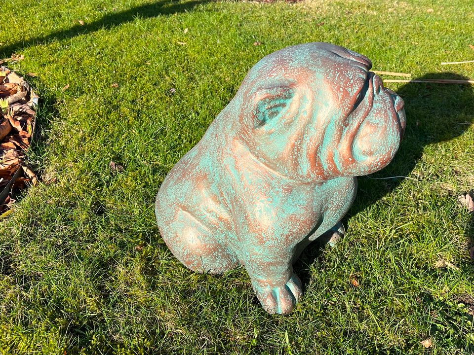 Bulldog 40cm Zement Beton Bali Garten Hund Gartenfigur Teichfigur in Essen